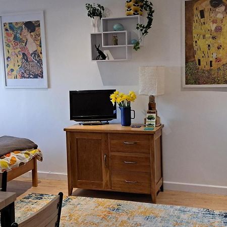 Modern Studio Apartment With Outstanding Views, Sleeps 2 Newlyn Exterior photo