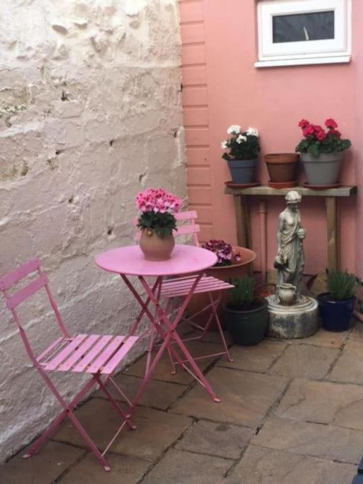 Modern Studio Apartment With Outstanding Views, Sleeps 2 Newlyn Exterior photo